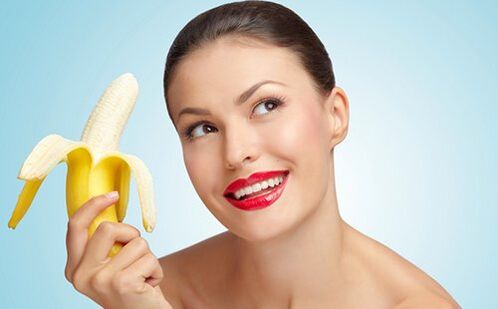 Masks from bananas to rejuvenate